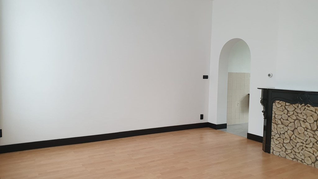 Hoofdstraat 40A woonkamer doorgang naar de keuken2.jpg